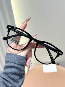 一副经典简约透明眼镜，黑色全框，适合日常生活、办公、阅读、驾驶、使用智能手机等各种场合。 - 純色 - 查看 3