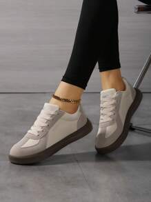 Baskets décontractées pour femmes, chaussures plates à lacets à semelle souple, chaussures de marche à bout rond polyvalentes, chaussures d'étudiante, semelle blanche