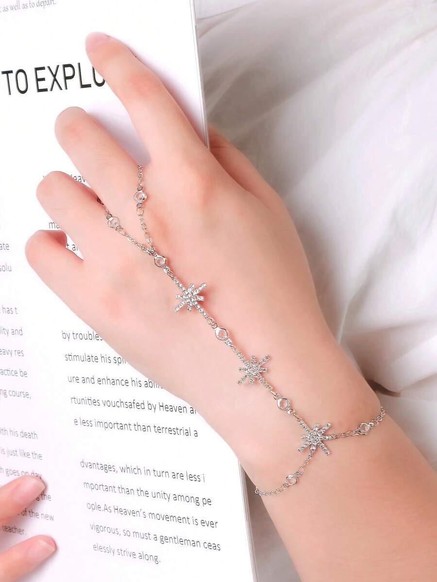 1pc Shiny Star Rhinestone Joint Finger Chain Bracelet, Suitable For Daily Wear, Party, Travel - Silver - View 1