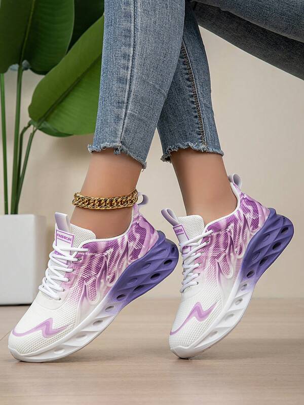 Breathable Athletic Shoes With A Geometric Texture: Featuring A Sleek Design, They Are Lightweight And Comfortable, Perfect For Everyday Fitness Training.