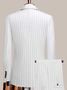 Latest  Business - Evening Attire  Business - Formal Business  Business - Business Commuting    Striped    Spring/Summer    Regular Fit    Double Button    Formal & Evening  Night Out    New Year - 白色條紋 - 查看 2