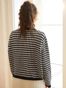 Knit Mix 优雅女士时尚针织法式通勤开衫，圣诞节/感恩节/新年时尚格子图案珍珠纽扣宽松毛衣，适合秋冬春季返校季穿着 - 黑與白 - 查看 2