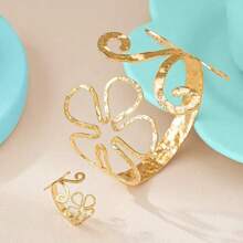 2pcs Fashionable Metallic Hollow Flower Bracelet & Ring Set, Suitable For Daily Wear, Banquet, Party