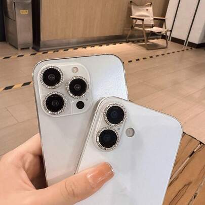 一套相机镜头保护膜，配有闪亮金属水钻环和9H硬度防刮膜，时尚配件，人性化保护套，防水、防震、防摔、防指纹，全覆盖