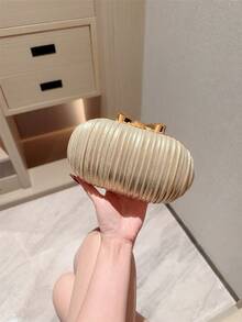 1 件 Moonlit Eve 包 - 金属褶皱迷你蛋形手拿包，优雅的金属双珍珠扣设计，适合派对女孩、新娘、大学生、年轻专业人士，配有金属链带 - 金色 - 查看 6