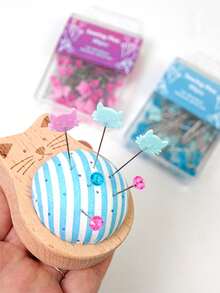 1 Bộ Gối Kim Mèo Sọc + 80 Ghim Đầu Kim Cương Hình Mèo, 20 Gối Kim Nút Gỗ Sồi Chạm Khắc Có Ghim, Thích Hợp Cho May Vá, Chần Bông, Kim Cố Định - Nhiều màu - Xem 2
