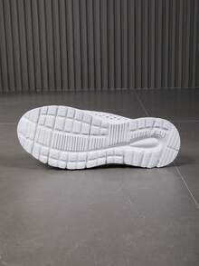 Autunno/Inverno 2025 Nuove scarpe casual leggere con suola morbida per donna, sandali alla moda in maglia di nylon intrecciata traspiranti e cavi, ciabatte da esterno antiscivolo, ciabatte da donna con retro aperto di taglia grande, nuove scarpe da spiaggia in rete cava, scarpe casual bianche in rete, ciabatte casual bianche infradito per donna, scarpe sportive da donna, scarpe casual traspiranti in rete per donna, scarpe flat da donna, scarpe infradito bianche per donna, scarpe casual grigie, sandali flat bianchi, sneaker da donna - Bianco - Visualizzare 6