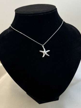 1pc Minimalist Stainless Steel Golden Starfish Pendant Necklace, Beach Style Fashion Accessory For Women, Spring/Summer