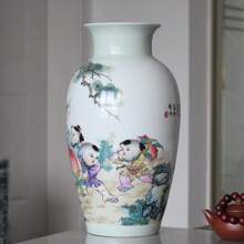 [Jarrón de estilo Famille Rose de Jingdezhen con diseño de bebé] ¡Encanto infantil elegante para su hogar! Hecho de arcilla de porcelana de alta calidad, con un esmalte brillante y lustroso. El jarrón está adornado con una pintura de estilo Famille Rose de niños juguetones, con sus expresiones animadas y las líneas fluidas de sus vestidos que muestran la exquisita artesanía tradicional. Los colores combinados de rosa, morado, amarillo y verde crean un efecto cautivador.