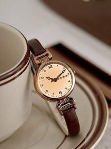 Relógio de quartzo feminino com pulseira de PU, mostrador redondo, estilo britânico retrô, de luxo, para uso diário