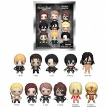 Crunchyroll 1 pieza Llavero de personaje de anime 3D de la serie oficial de Ataque a los Titanes, bolsa ciega de misterio con uno de los personajes sorpresa, accesorio para mochila, teléfono celular, estuche para lápices, colgante, para sorprender a fans, familia y amigos en cumpleaños y aniversarios, accesorio para coche