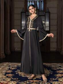 Faeriesty Abaya de lujo de satén para vestidos de noche con bordado de cuentas y cinturón ajustable en la cintura - Diseño de cuello en V de manga larga, patrones florales con inspiración retro y detalles con cristales para galas de noche, banquetes de boda y eventos de alfombra roja de alta gama