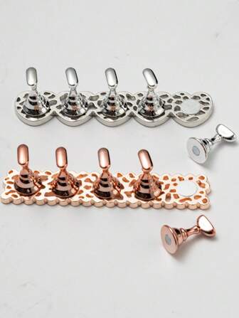 Metal Nail Art Display Easel For Nail Art Practice, Painting Nail Designs, Acrylic Nail Extensions, Magnetic False Nail Holder For Home DIY And Salon Use