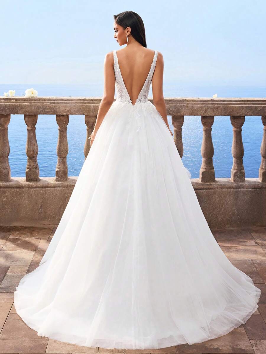 Elasola HEARBOBO 夏季深V领白色蕾丝贴花订婚优雅A字教堂婚礼礼服新娘优雅 - 白色 - 查看 1