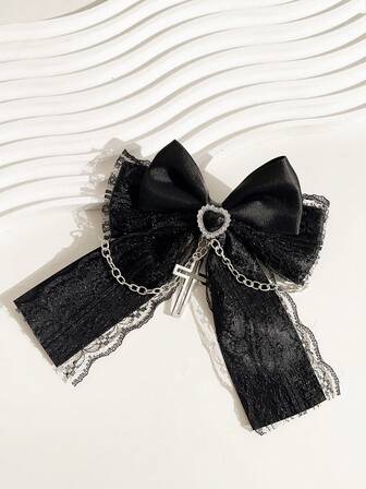 1個 Y2Kゴシックスタイル ハンドメイド シルバートーンチェーンロック ハート クリスタル CCB、ブラックレースネット+サテンリボンの組み合わせ、中空クロスペンダント装飾ヘアクリップ、ロリータスタイル、女性/女の子の日常着に適し、バレンタインデーのギフト、クロークリップ、ヘアクリップ、スクールアイテム、エレガント、カレッジ、リボン、かわいい、パーティーの外観、クラシック、冬の女性の服装、ヘアアクセサリー