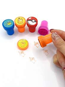 pokemon Pack de 24/12 tampons auto-encreurs de jouets de dessin animé Pokémon, 12 styles de motifs anime mignons, fournitures de scrapbooking pour le dessin DIY et la décoration d'album, excellent cadeau pour l'anniversaire, fête bonus