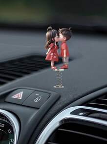 Eine 2D Acryl süße Cartoon-Wackeldackel Puppe, liebevoll dekoriert, perfekt zum Dekorieren von Autos und Schreibtischen. Es ist ein ideales Feriengeschenk, um eine festliche Atmosphäre zu schaffen, für Raumdekoration, Heimdekoration, Schlafzimmerdekoration und Bürodekoration, und ist das bevorzugte Geschenk zum Valentinstag.