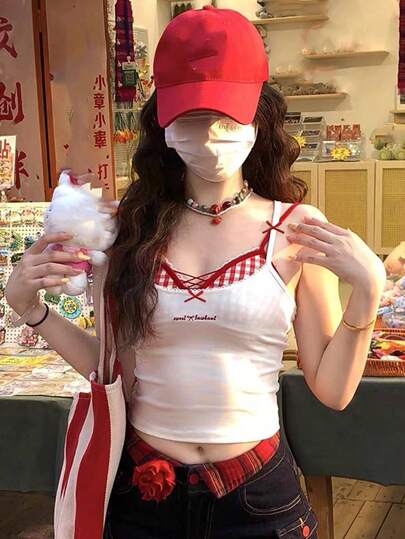 女士二合一蕾丝吊带背心，亮丽夏日款，带衬垫文胸和露脐上衣，休闲白色