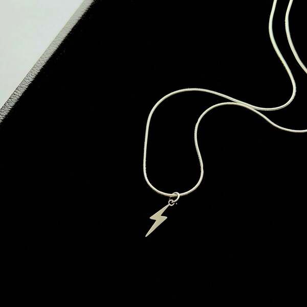 1 件时尚简约百搭不锈钢银蛇骨链十字星吊坠短项链，男女通用珠宝配饰，不会褪色，适合日常佩戴