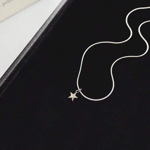 1 Peça Colar Versátil e Minimalista de Moda com Pingente de Estrela Cruzada em Corrente de Osso de Cobra de Aço Inoxidável Prateada para Homens, Não Desbota, Adequado para Uso Diário