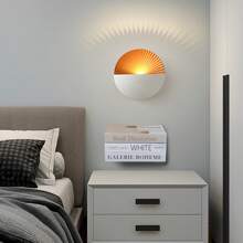 Unsichtbares schwebende Bücherregal - Modernes schwarzes wandmontiertes Metall-Bücherregal für Zimmer, Schlafzimmer, Bücherregal, kleine Bücherregale mit minimalistischem Design, eleganter Stauraum für Bücher und Dekorationen plus drei große, mittlere und kleine dekorative Bücherdummies