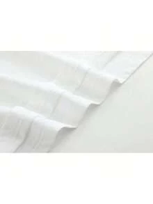 Camiseta de manga corta casual de verano para hombre - Calavera con casco de samurái sosteniendo dos espadas katana, impresa contra un fondo oscuro con la palabra Japón en rojo brillante. Camiseta de algodón puro natural y transpirable. - Blanco - Ver 10