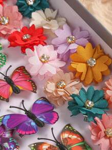Set di 231 pezzi di accessori per capelli colorati, include fermagli per capelli floreali con strass, fermagli per capelli a forma di farfalla e vari elastici per capelli, adatti per code di cavallo, trecce e chignon, necessità quotidiane - Confezionato in busta di plastica