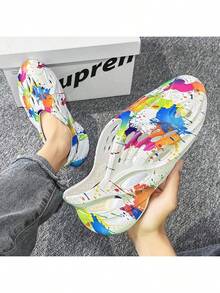 Zuecos EVA con efecto splash de color para hombres - Zapatos ligeros y transpirables para el jardín, sandalias impermeables antideslizantes para playa, patio y uso diario - Blanco - Ver 1