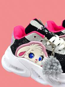 TENIS 3031 DE NIÑAS CON SUELA DE FOCO CON ESTAMPADO DE CONEJO COLORES UNICOS, CUENTA CON UNA SUELA LIGERA Y RESISTENTE AL DESGASTE, MATERIALES TRASPIRABLES Y COMODOS - Negro Fiusha - Ver 4