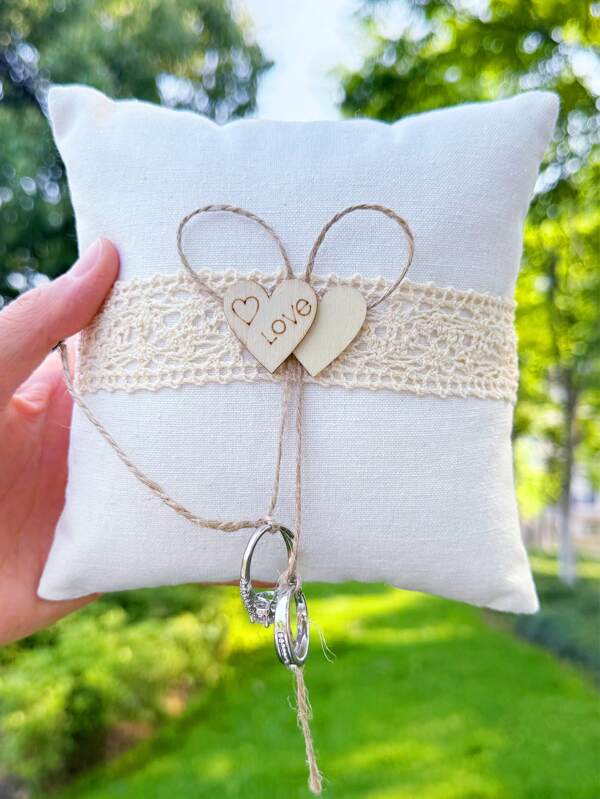 1pc Wedding Ring Pillow, Bridal Wedding Ring Pillow, Flower Girl Ring Bearer Pillow, Double Heart Wooden Square Small Ring Pillow, Western Wedding Decor Prop (Ring Not Included)