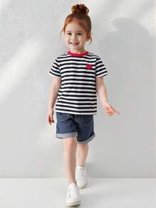 2 pezzi/set maglietta a maniche corte a righe a forma di cuore e pantaloncini di jeans per ragazze, adatto per l'estate