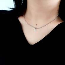 1 pièce Collier pendentif en acier inoxydable minimaliste à la mode avec chaîne en os de serpent argenté, croix et étoile, pour hommes. Inaltérable, convient pour un port quotidien