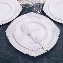 50/40/30/25/20/15/10/2 件白色底座带银边图案餐盘、沙拉盘、意大利面盘、牛排盘、烧烤盘、甜点盘、优雅的白色餐具套装带银色饰边 - 可重复使用的 10.25 英寸餐盘和 7.5 英寸甜点盘 - 非常适合婚礼、派对、正式晚宴、庆典、周年纪念、订婚、生日和节日聚会