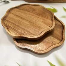 1 pieza Elegante bandeja de joyería de madera de palo de rosa - Diseño exquisito de flor de ciruelo y trébol, acabado pulido suave, decoración de escritorio versátil para el hogar y la oficina, perfecta para Navidad, Pascua, Día de San Valentín, organizador de joyas y cuentas ideal, regalo elegante para cualquier ocasión, mejora tu espacio con una solución de almacenamiento elegante y funcional