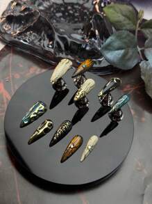 10 Unhas Postiças Finas de Salto Alto Estilo Coreano Dourado com Decoração 3D, Cromo Marrom Verde Y2K de Cobertura Total, Conjunto para Expressar seu Amor, Estilo Europeu Punk, Menina Legal de Olhos de Gato Castanhos, Estilo Boêmio de Princesa, Decoração de Conjunto de Remendos de Cobertura Total para Festival de Música Nórdico, Adequado para Meninos e Meninas, Acompanha 1 Lixa de Unha Miniatura e 1 Etiqueta Adesiva Dupla Face.