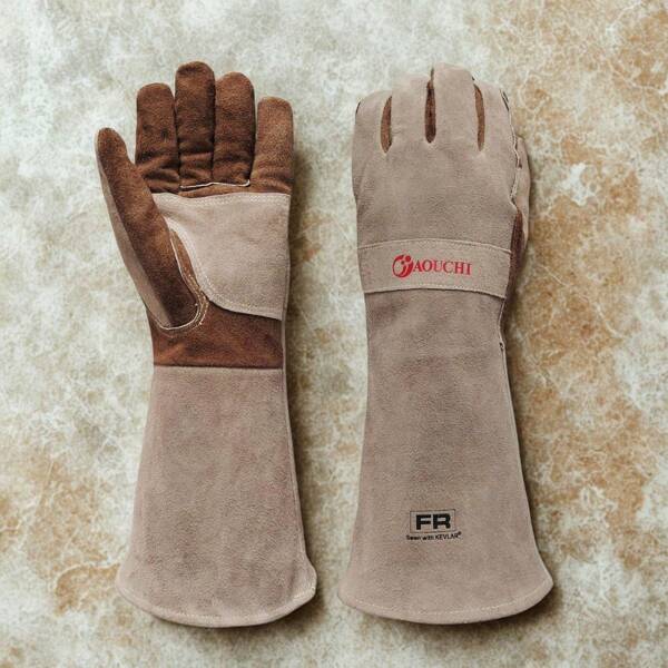 Leder-Schweißen Barbecue Feuerfeste Handschuhe, Feuerfeste und hitzebeständige langärmelige Handschuhe, geeignet für TIG/MIG, Kaminöfen, Brandbekämpfung, Barbecue, Kamine, Öfen, Herde, Grills und Umgang mit Tieren