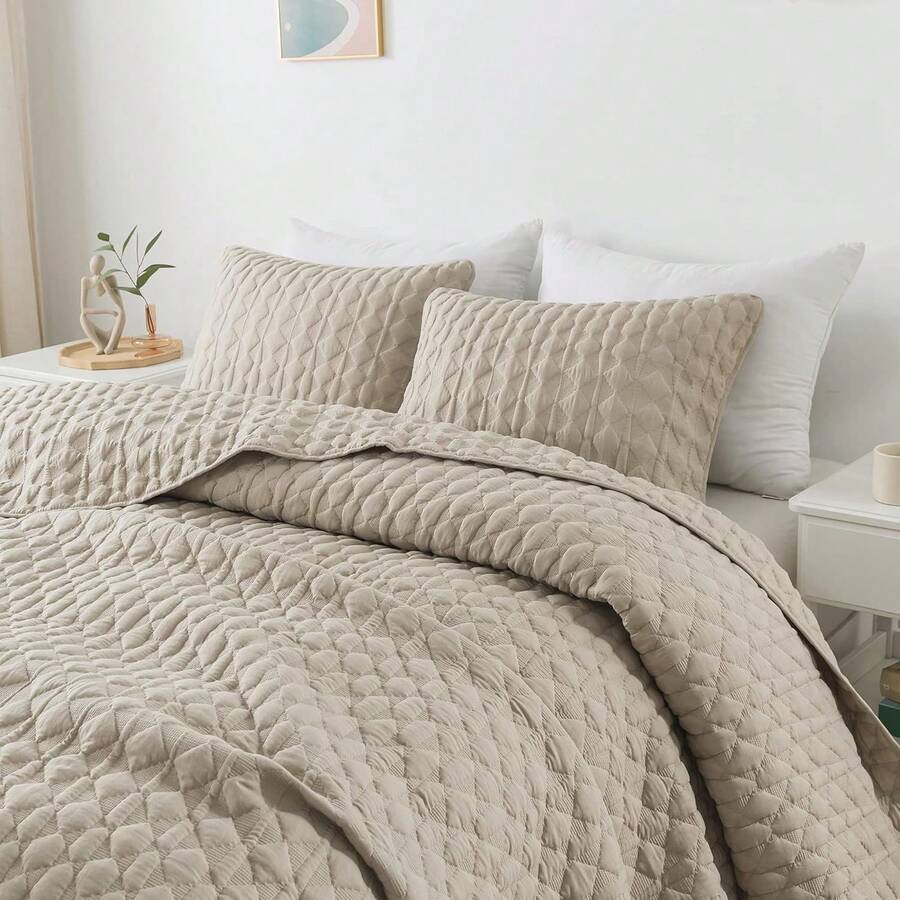 Dark Grey Quilt King Size Bedding Sets With Pillow Shams, Lightweight Soft Bedspread Coverlet, Quilted Blanket Thin Comforter Bed Cover, All Season Spring Summer, 3 Pieces, 104x90 Inches - 米色 - 查看 1