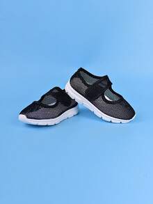 1 par de tênis esportivos infantis de malha de cor sólida com fecho de , minimalistas, práticos, confortáveis, macios e modernos