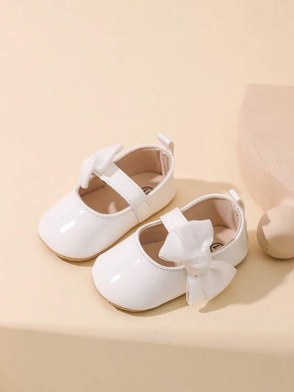 0-1 Years Old Baby Girls Glossy PU Butterfly Hook And Loop Design Flat Versatile Princess Shoes, Suitable For Spring/Summer