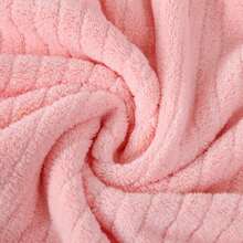 1 Stück Coral Fleece V-Ausschnitt Bademantel, bequemer Freizeitmantel mit Taschen, unisex Nachtwäsche für den Schulstart