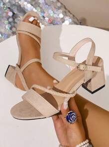 Sandálias de Salto Alto Bege para Mulheres, Salto Grosso de Tira Trançada Moda de Bico Redondo, Sandálias de Salto Alto Estilo Fada Elegante com Sola Macia para Uso Externo, Fivela de Tira Bege, Ideal para Festa, Banquete, Dança