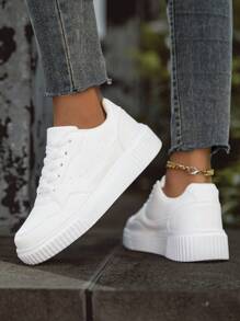 Tenis blancos para mujeres, nueva versión de primavera/verano/otoño, estilo coreano, transpirables, versátiles, calzado casual plano para estudiantes universitarias