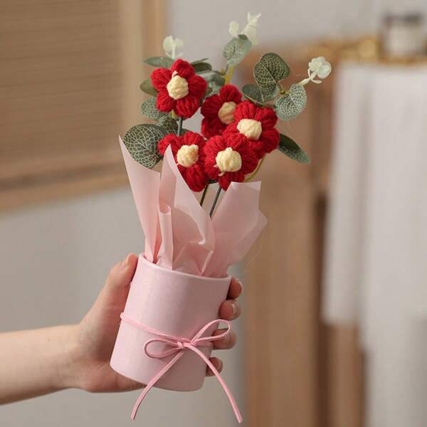 Bouquet de fleurs rouges tricotées dans une boîte-cadeau rose | Décoration faite main pour la maison et le bureau, cadeau parfait pour elle (mère, amie, amoureuse) | Fleurs au crochet durables
