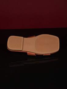 1 paire de sandales romaines marron uni pour petites filles, grande taille, en PU souple et confortable, à enfiler, bout carré, plates, antidérapantes, à la mode et mignonnes, adaptées aux garçons et filles de 3 à 12 ans. Décontractées, pour les fêtes, les vacances à la plage, nouveauté été 2025