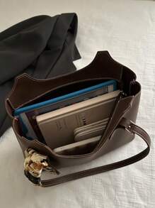Fashionable And Simple Solid Color Letter Printed Shoulder Tote Bag With Scarf, Suitable For Shopping, Wallets, Shopping, Young Women, College Students, Newcomers, White-Collar Workers. They Are Very Suitable For Offices, Universities, Work, Business, Commuting, Outdoor Activities, Travel, And Outings