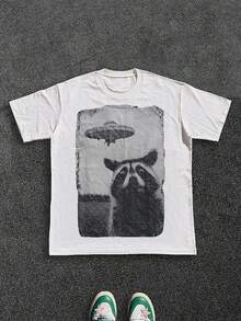 Stylish Heavy Cotton Men's TShirt 220gsm Pure Cotton With Unique Raccoon & UFO Vintage Print Perfect Gift For Fans Of SciFi & Wildlife Ideal For Casual Wear Suitable For Men Who Appreciate Unique Designs. - 白色 - 查看 1