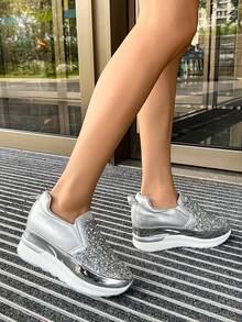 女士一脚蹬休闲鞋 2025 秋季新款，软底，水钻坡跟，厚底，百搭白色运动鞋， - 銀色 - 查看 5