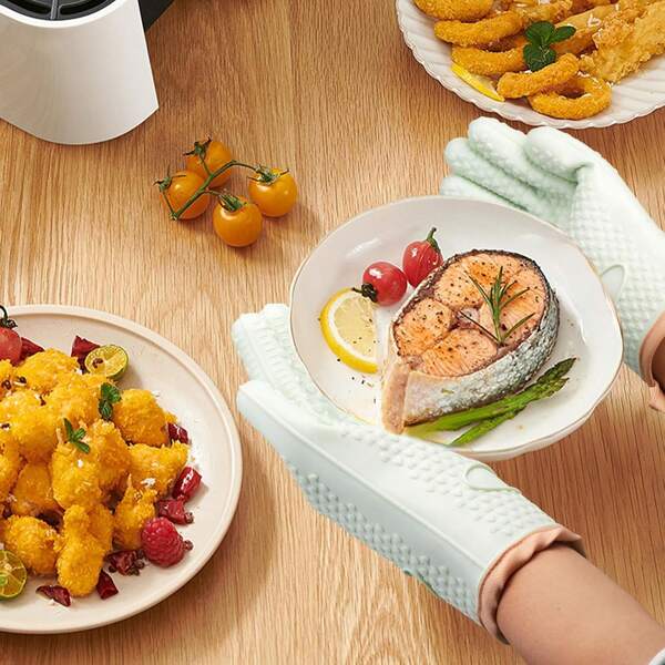 Household Oven Gloves, Thick, Anti-Scalding, High-Temperature-Resistant, Silicone Insulation Baking Gloves Are Essential Artifacts In The Kitchen! This Oven Glove Is Made Of High-Quality Thick Silicone Material