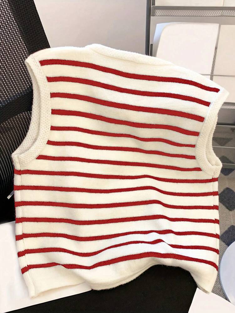 جاكيت نسائي بدون أكمام مخطط للصيف، متعدد الاستخدامات ويقلل من الظهور الزمني مع أزرار ذهبية، قطعة صوفية بطبقات - خطوط حمراء - مشاهدة 2