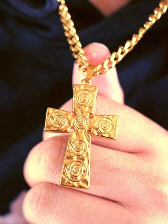 قلادة صليب مع نسيج منحني مصنوعة من الفولاذ المقاوم للصدأ، تصميم عتيق لارتداء اليومي للرجال